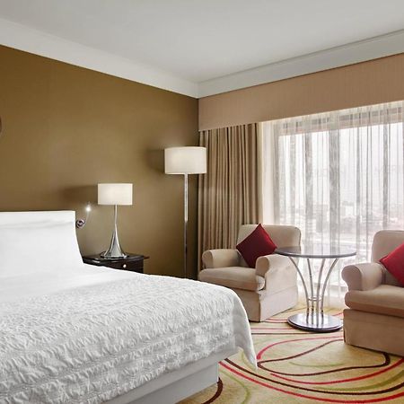 เลอ เมริเดียน เจดดาห์ Hotel ภายนอก รูปภาพ A guest room at the hotel
