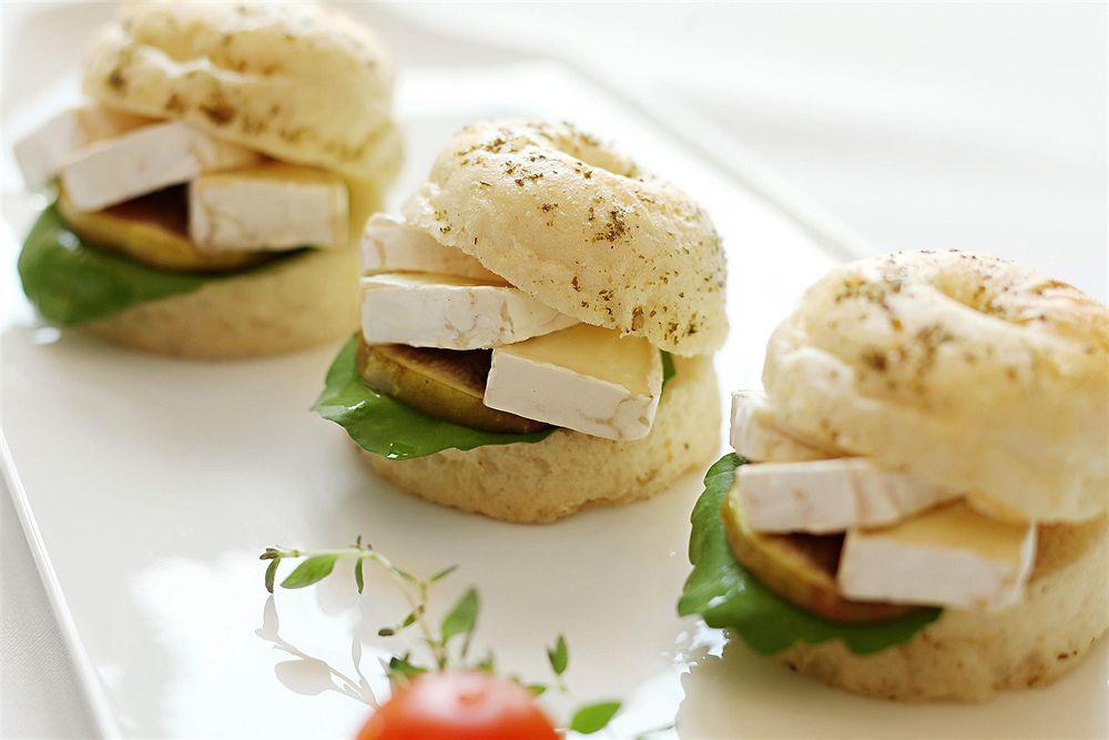 เลอ เมริเดียน เจดดาห์ Hotel ภายนอก รูปภาพ Canapés