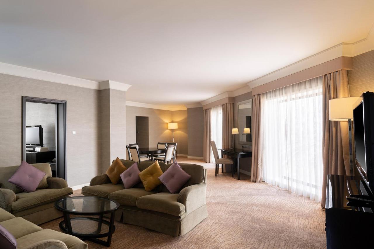 เลอ เมริเดียน เจดดาห์ Hotel ภายนอก รูปภาพ A suite at the InterContinental Paris Le Grand