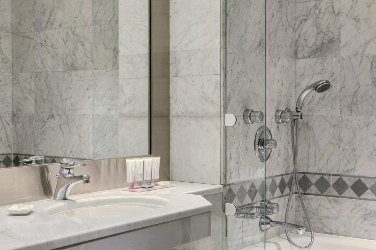 เลอ เมริเดียน เจดดาห์ Hotel ภายนอก รูปภาพ Bathroom