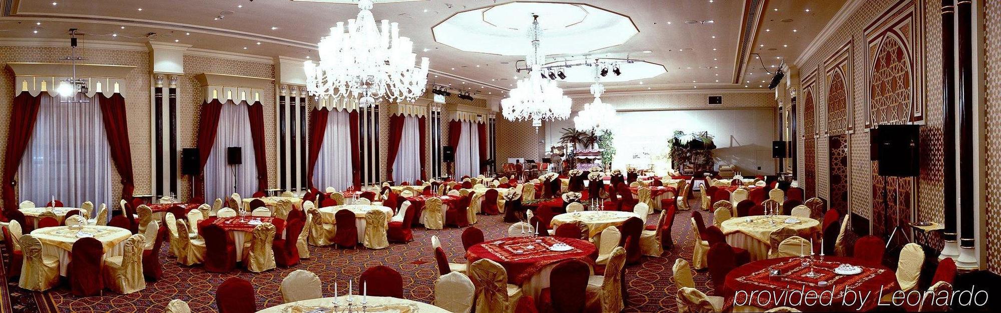 เลอ เมริเดียน เจดดาห์ Hotel ร้านอาหาร รูปภาพ A banquet hall