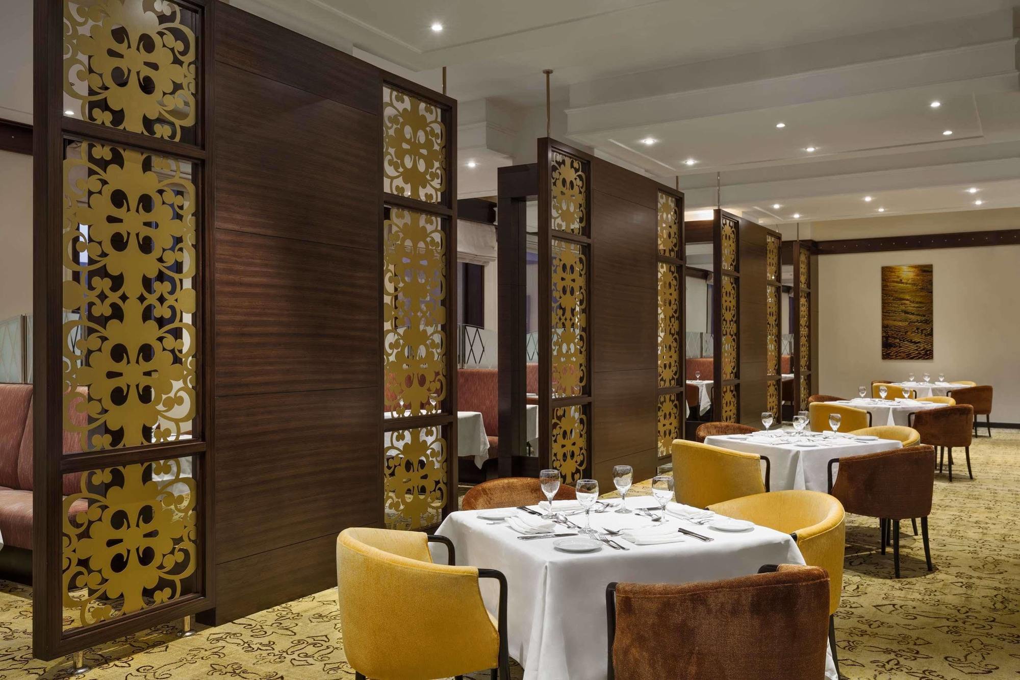 เลอ เมริเดียน เจดดาห์ Hotel ภายนอก รูปภาพ The restaurant